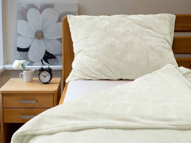 Mikroflanelové povlečení - smetanová